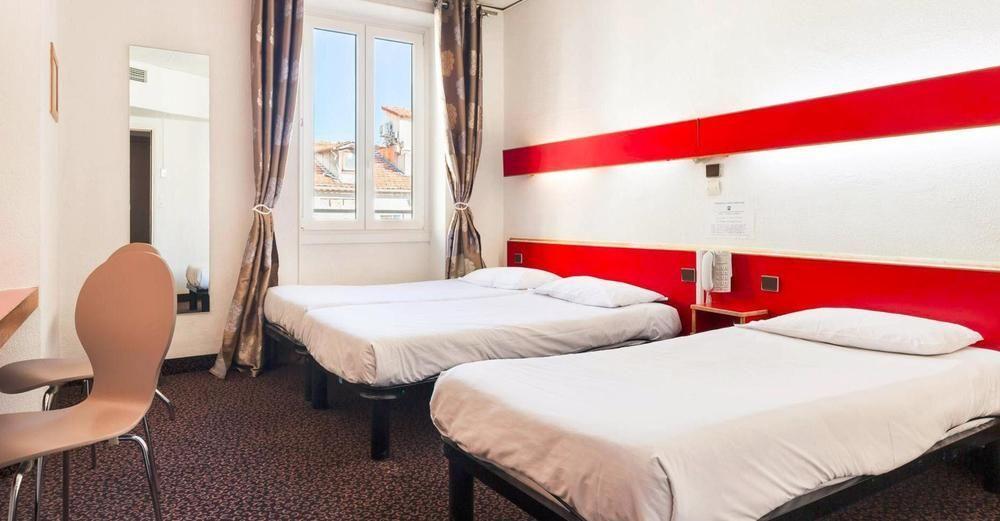 Hostal Ozz