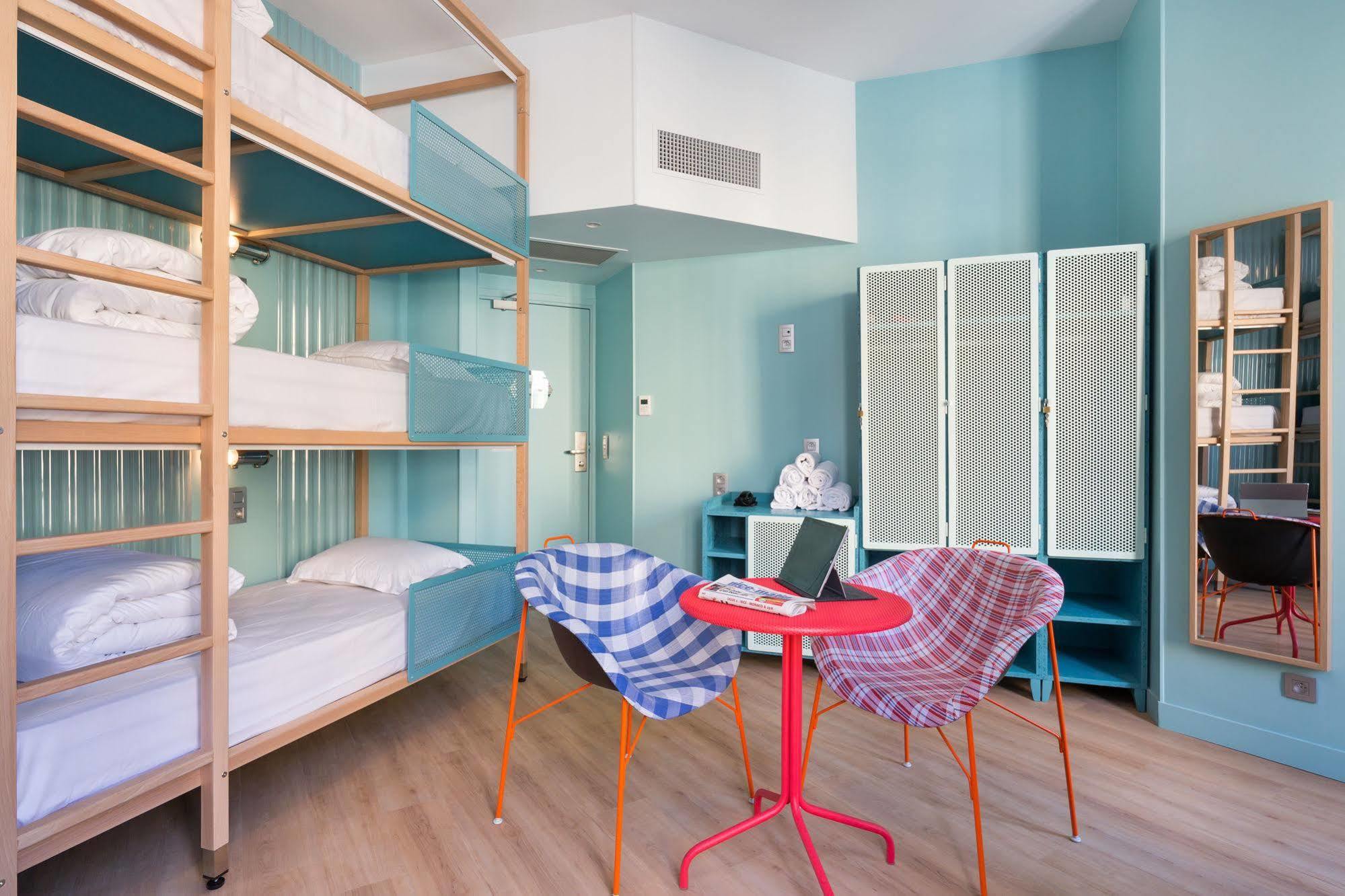 Hostel Ozz *